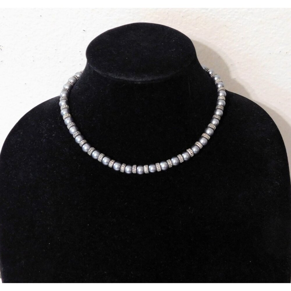 Vintage Gray Beaded Necklace Silver Accents Metal Hook Clasp 16 Inch - Picture 2 of 8